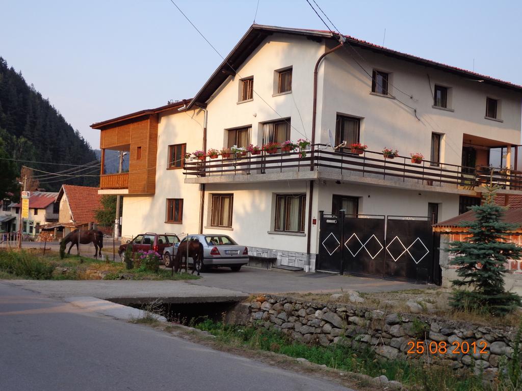 Family Hotel Ecorelax Madzhare Exterior foto
